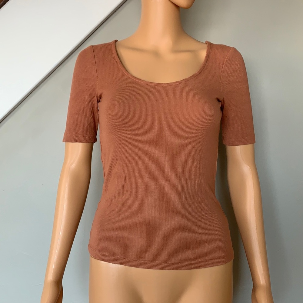 Open back top - Picture 2 of 2